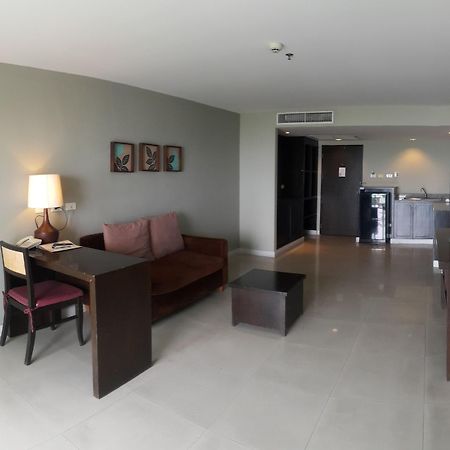 Summer Spring Hotel Патая Екстериор снимка