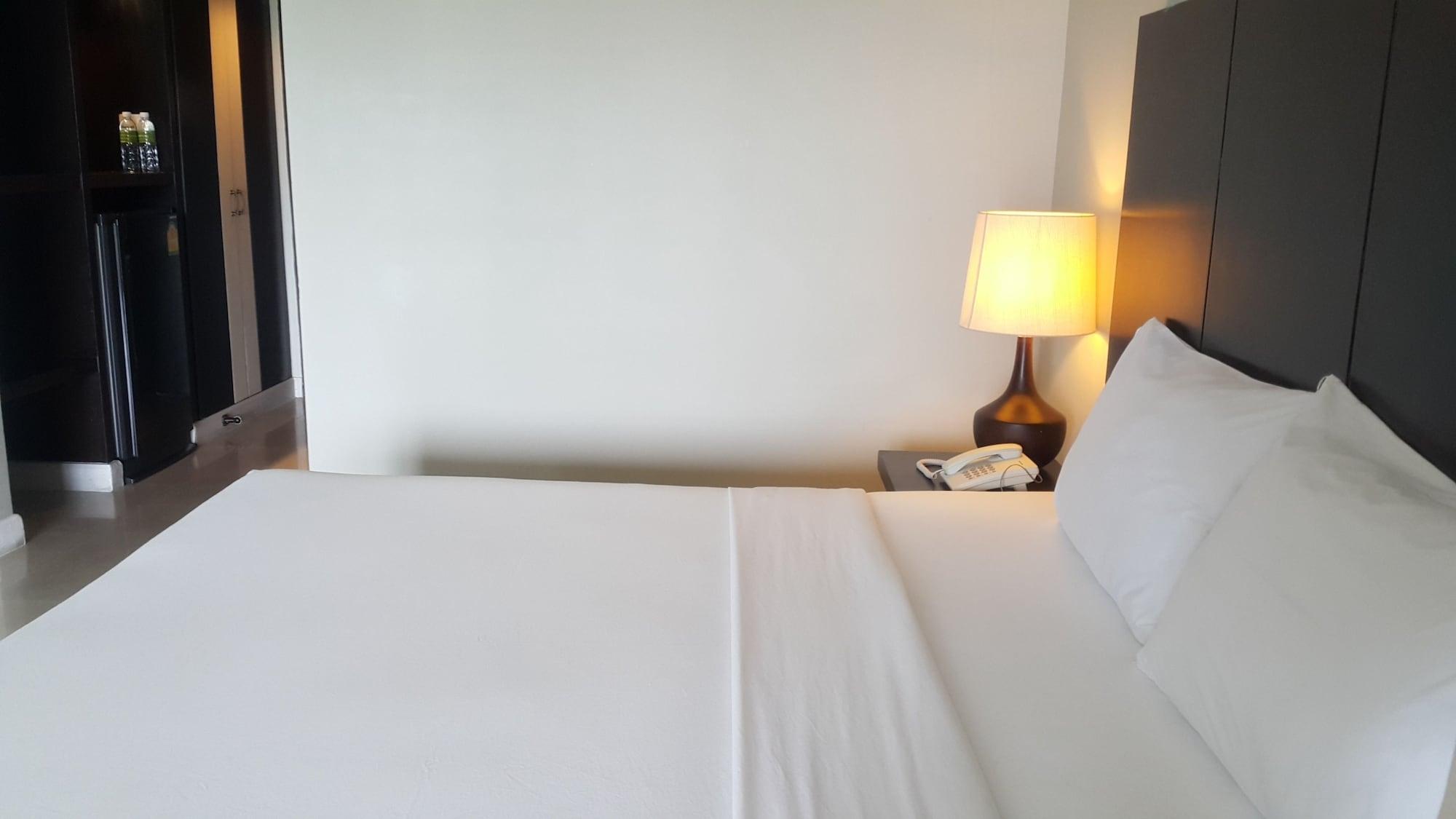 Summer Spring Hotel Патая Екстериор снимка