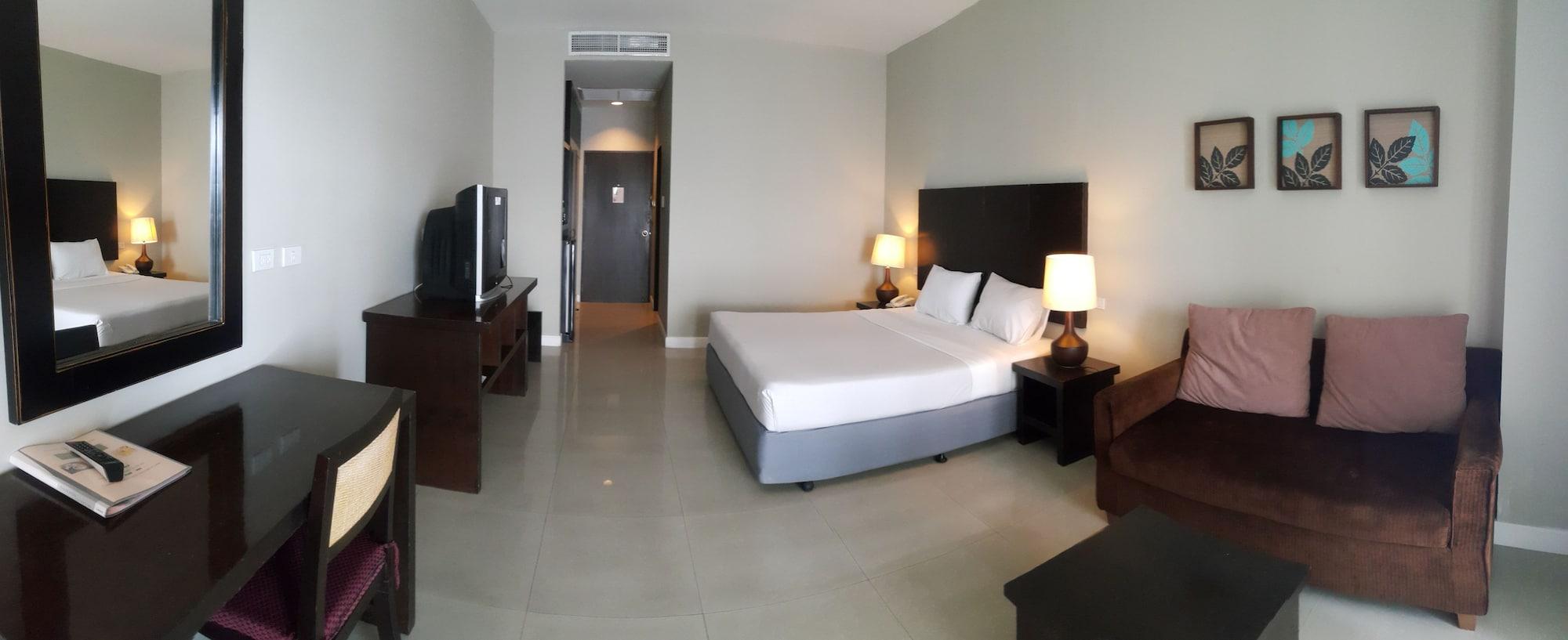 Summer Spring Hotel Патая Екстериор снимка