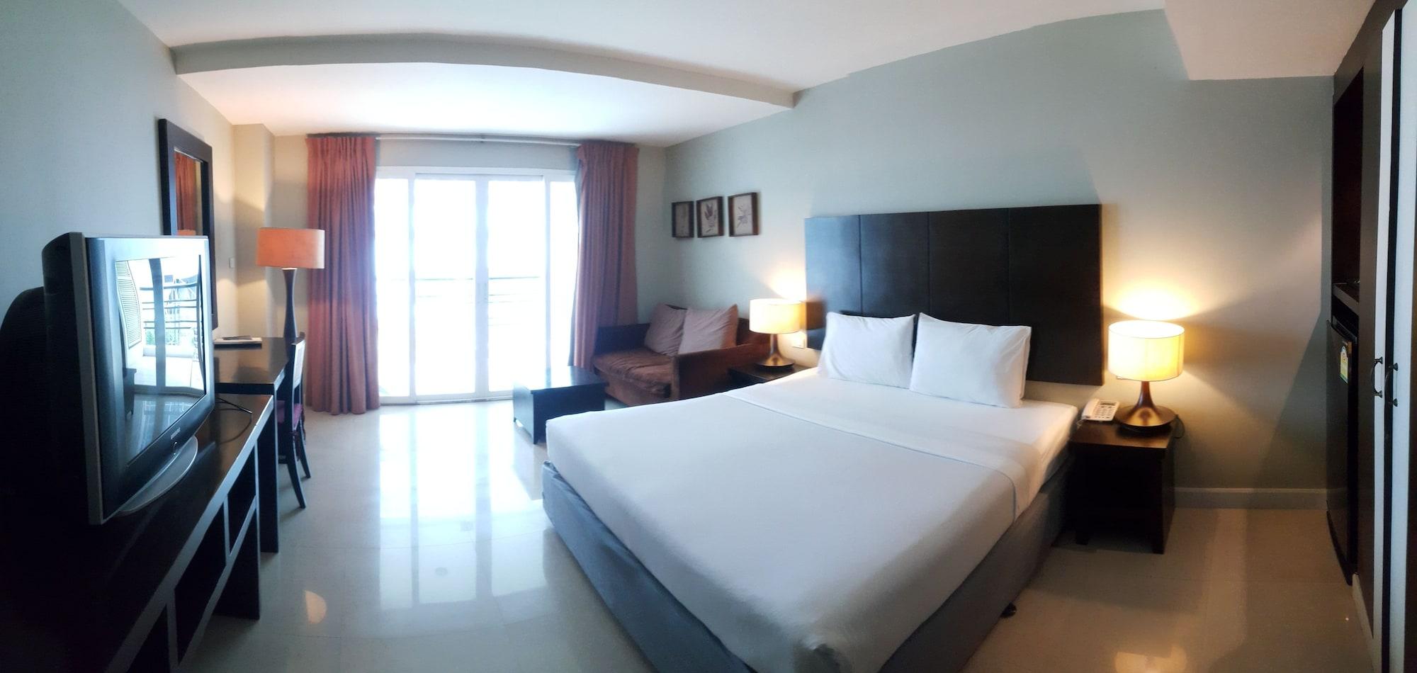 Summer Spring Hotel Патая Екстериор снимка