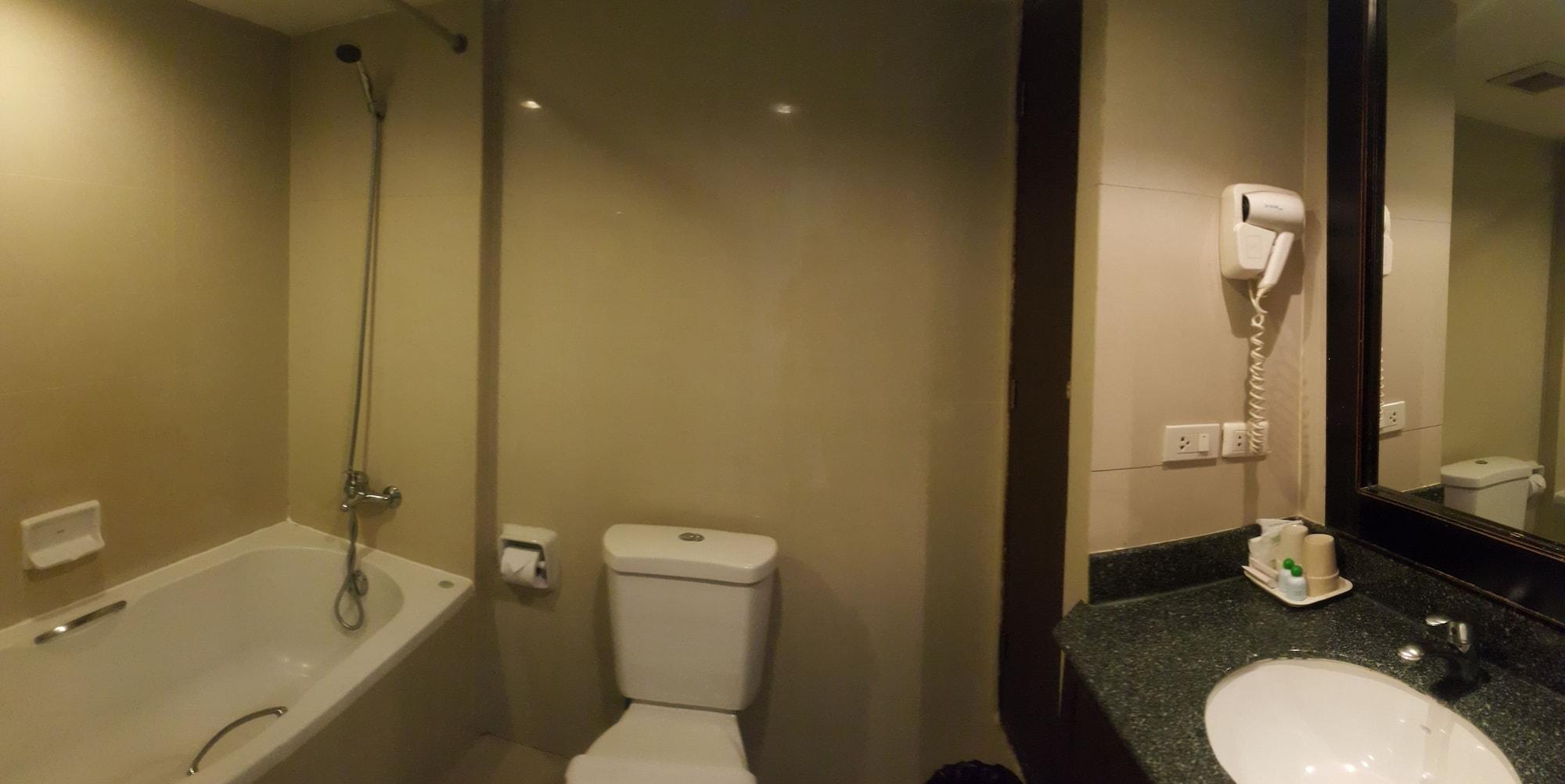 Summer Spring Hotel Патая Екстериор снимка
