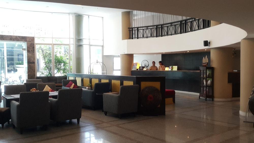 Summer Spring Hotel Патая Екстериор снимка