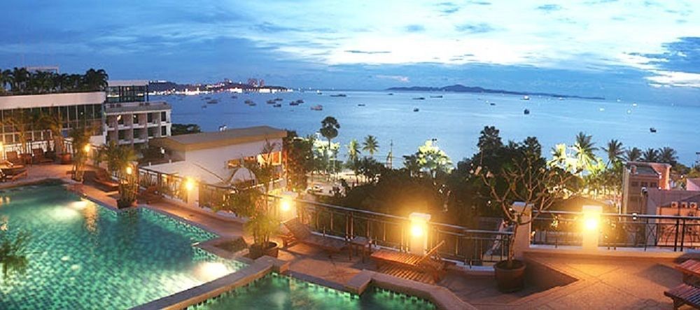 Summer Spring Hotel Патая Екстериор снимка