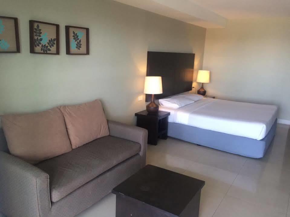 Summer Spring Hotel Патая Екстериор снимка